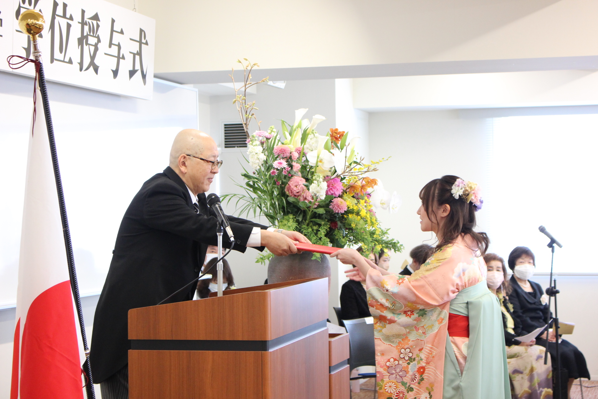 第6期生 学位記授与式・謝恩会が行われました